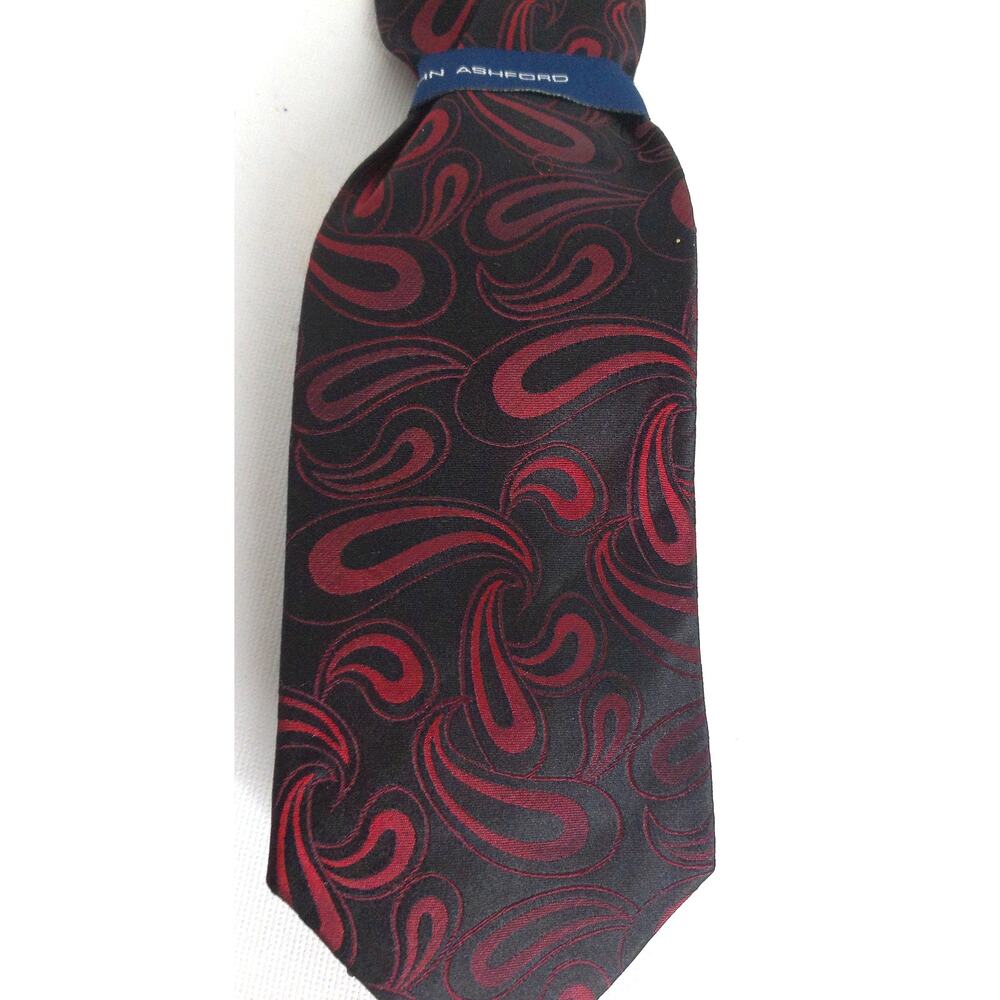 Vintage John Ashford Macys Black Red Silk Paisley Tie New - Picture 7 of 7